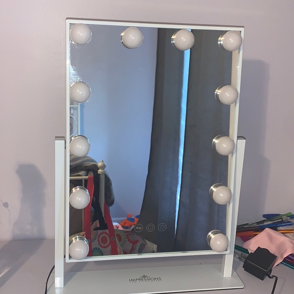 Impressions Vanity Company Makeup Mirror